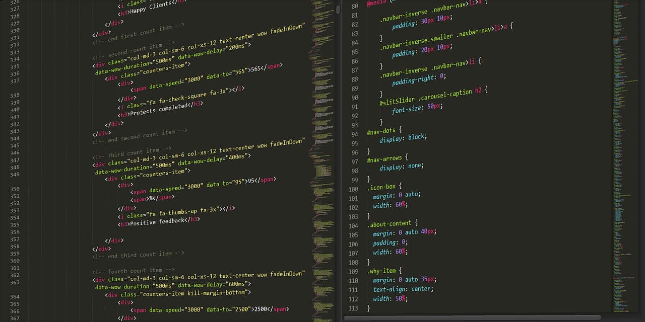 Webseiten werden programmiert am Computer – Webdesign Struktur & Entwicklung